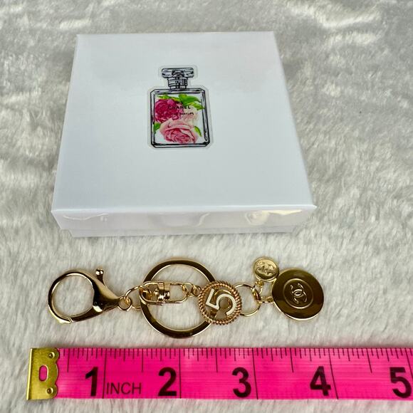 CHANEL Charm Beauty Line Novelty on Keychain bag charm NEW! GIFT! - Picture 3 of 4